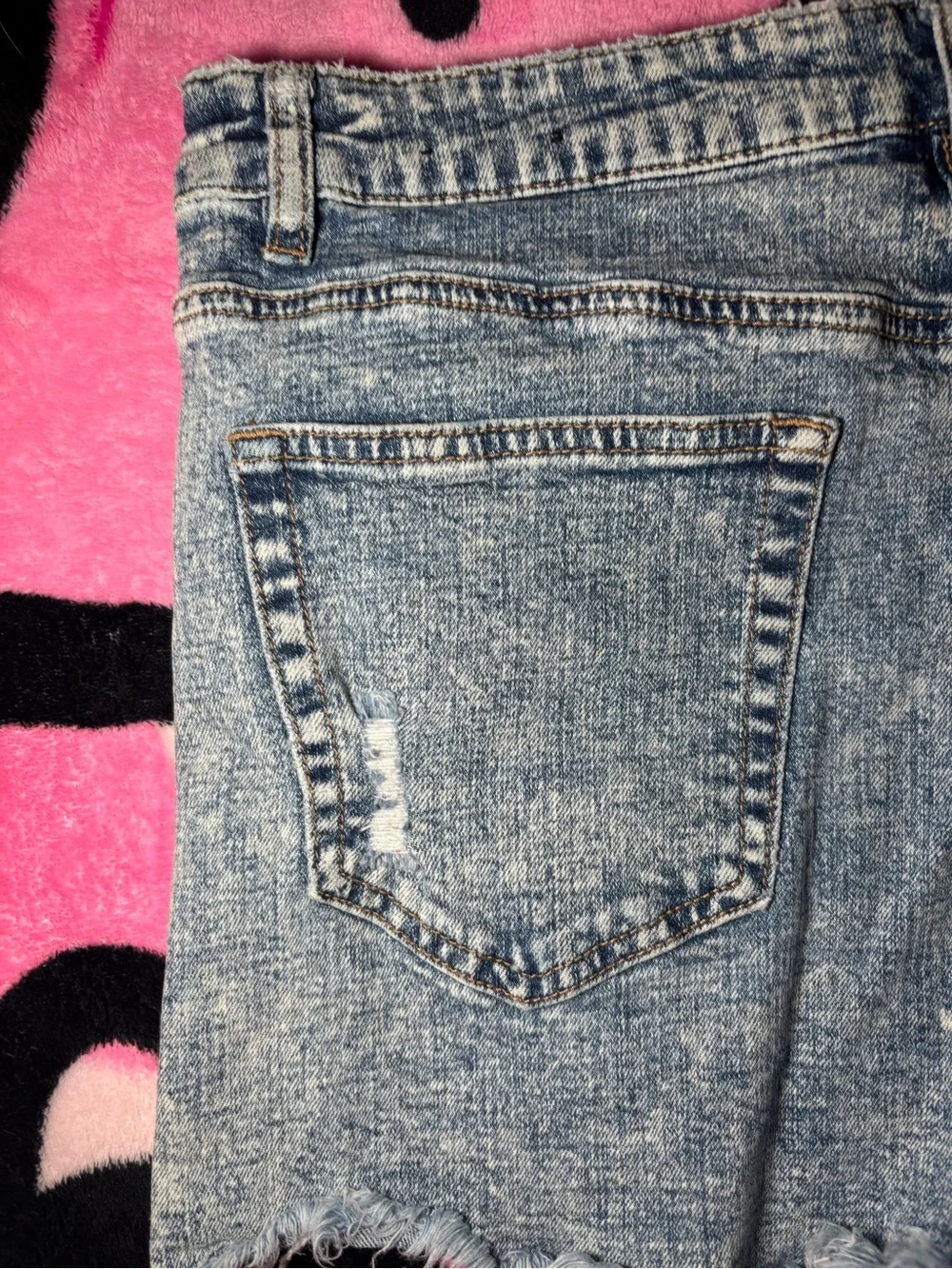 Almost Famous Denim Shorts - Picture 9 of 14